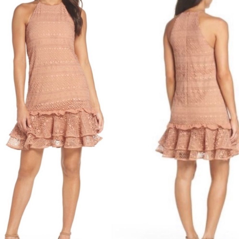Cooper Street || Elizabeth Lace Shift Dress Peach
Coral US 6 AU 10
